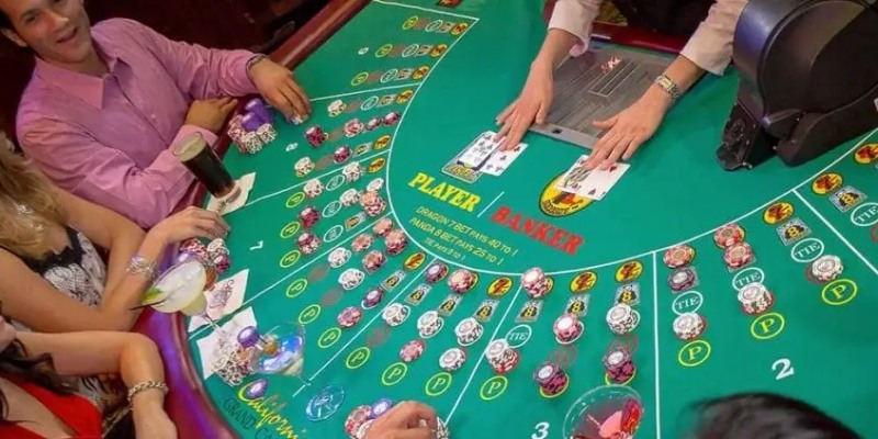 Baccarat là gì và luật chơi có dễ hiểu hay không?